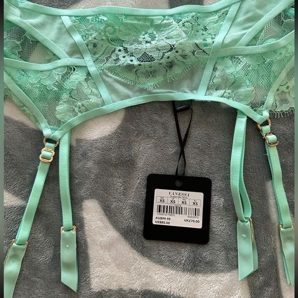 VANESSA MINT
SUSPENDER - Picture 12 of 12